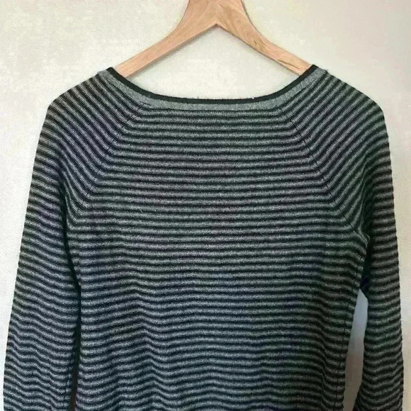 Aqua cashmere sweater - Picture 7 of 9